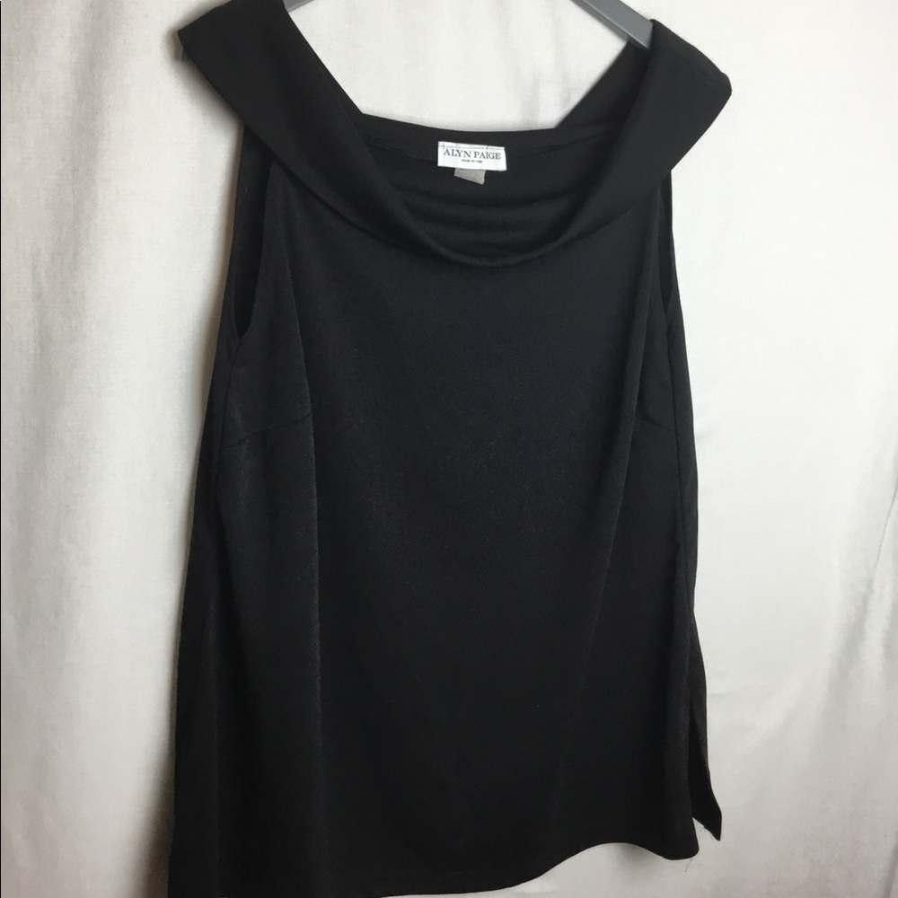 Alyn Paige top